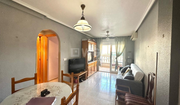 Odsprzedaż - Mieszkanie w bloku - Torrevieja