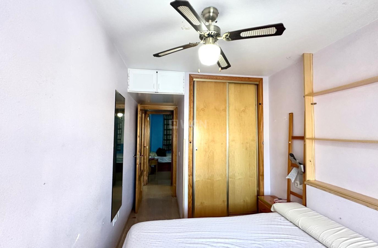 Odsprzedaż - Mieszkanie w bloku - Torrevieja