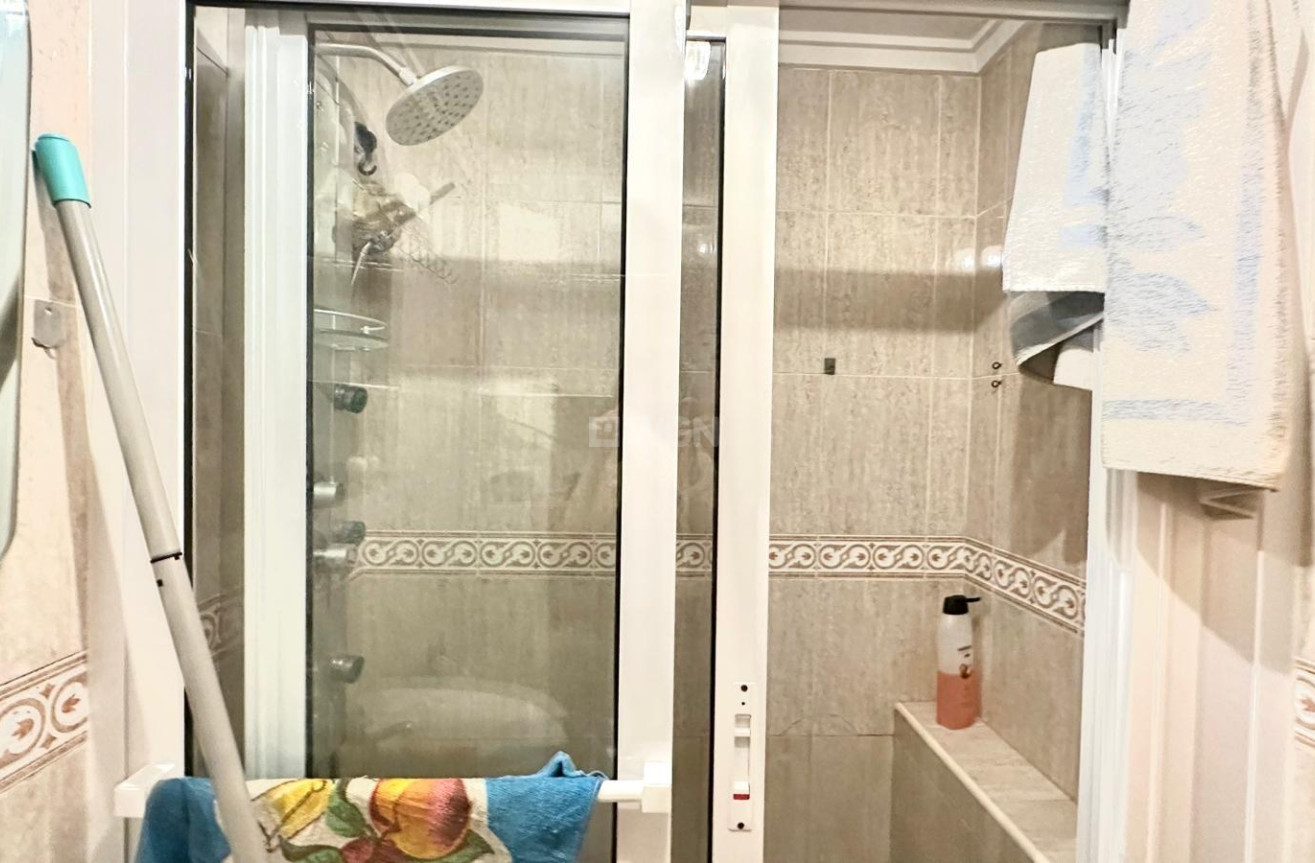 Odsprzedaż - Mieszkanie w bloku - Torrevieja