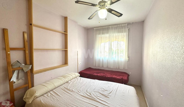 Odsprzedaż - Mieszkanie w bloku - Torrevieja