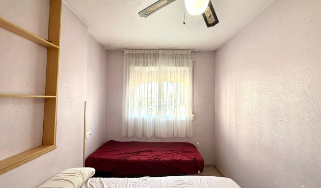 Odsprzedaż - Mieszkanie w bloku - Torrevieja