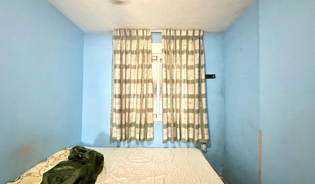 Odsprzedaż - Mieszkanie w bloku - Torrevieja