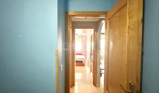 Odsprzedaż - Mieszkanie w bloku - Torrevieja