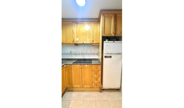 Odsprzedaż - Mieszkanie w bloku - Torrevieja