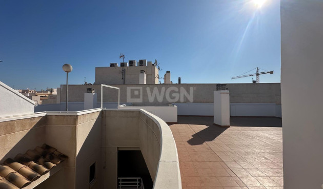 Odsprzedaż - Mieszkanie w bloku - Torrevieja