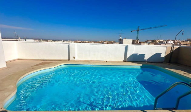 Odsprzedaż - Mieszkanie w bloku - Torrevieja