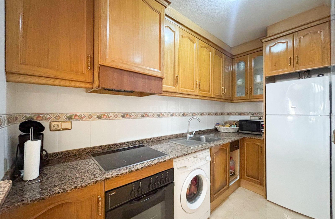 Odsprzedaż - Mieszkanie w bloku - Torrevieja - Centro