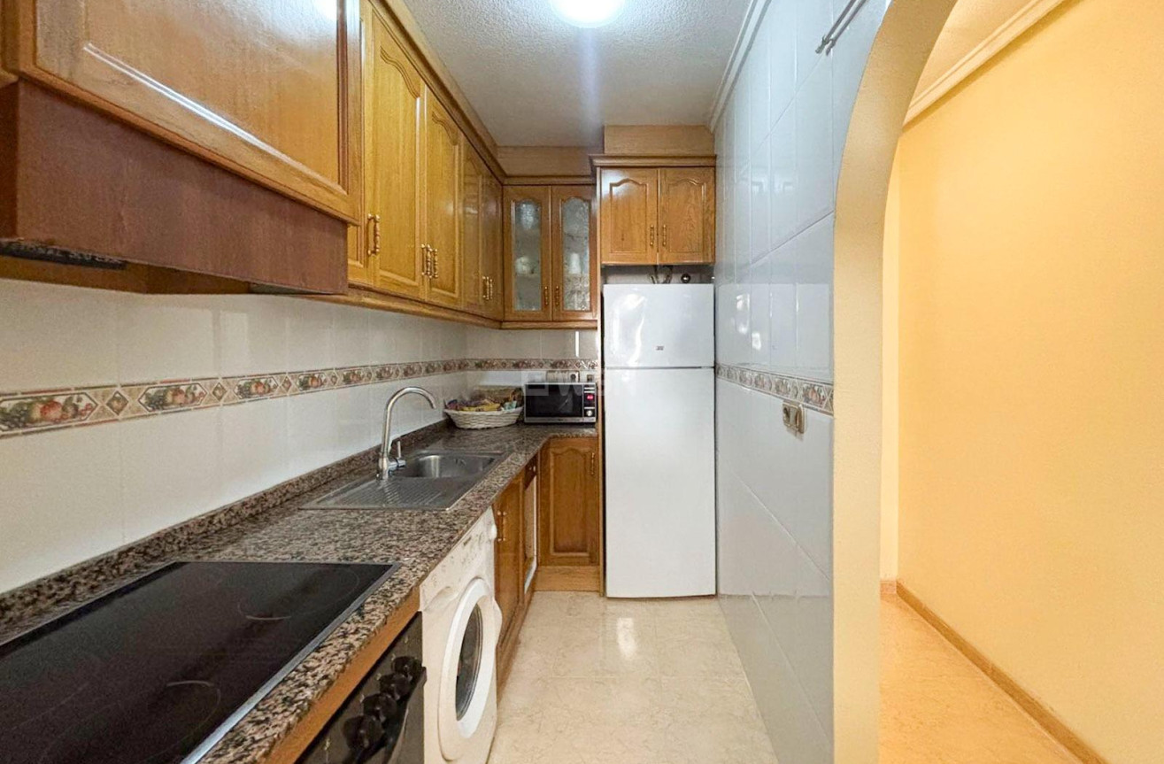 Odsprzedaż - Mieszkanie w bloku - Torrevieja - Centro