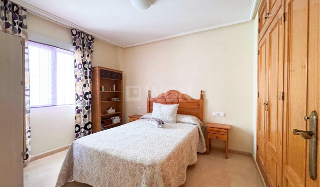 Odsprzedaż - Mieszkanie w bloku - Torrevieja - Centro