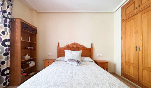 Odsprzedaż - Mieszkanie w bloku - Torrevieja - Centro