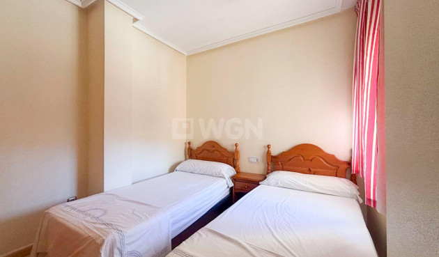 Odsprzedaż - Mieszkanie w bloku - Torrevieja - Centro