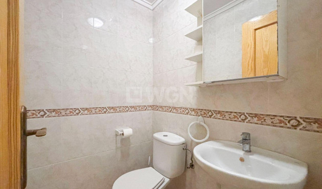 Odsprzedaż - Mieszkanie w bloku - Torrevieja - Centro