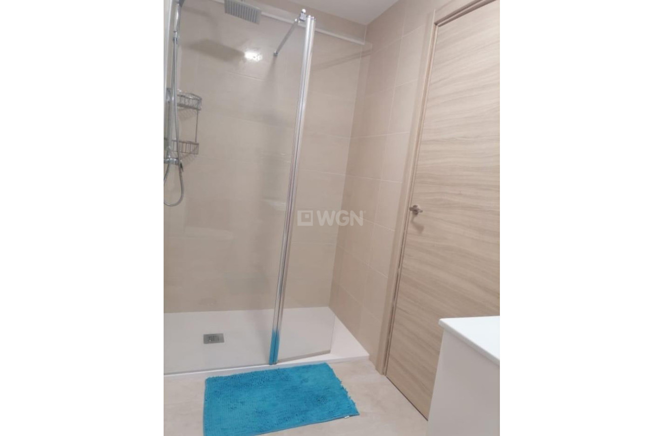 Odsprzedaż - Mieszkanie w bloku - Alicante - Altozano