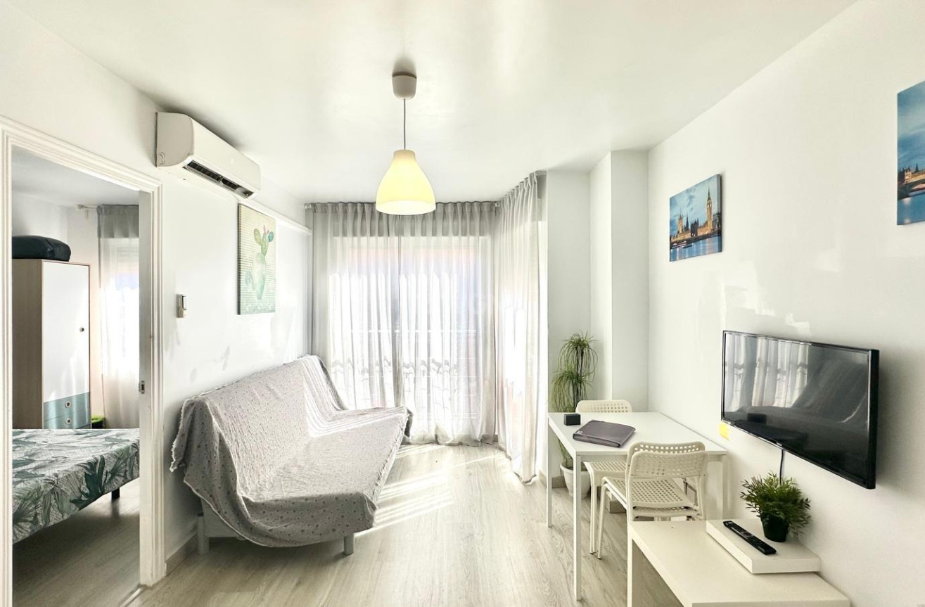 Reventa - Apartamento / piso - Torrevieja - Paseo Maritimo