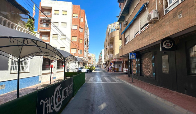 Reventa - Apartamento / piso - Torrevieja - Paseo Maritimo