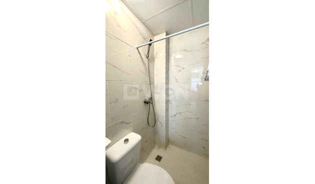 Reventa - Apartamento / piso - Torrevieja - Paseo Maritimo