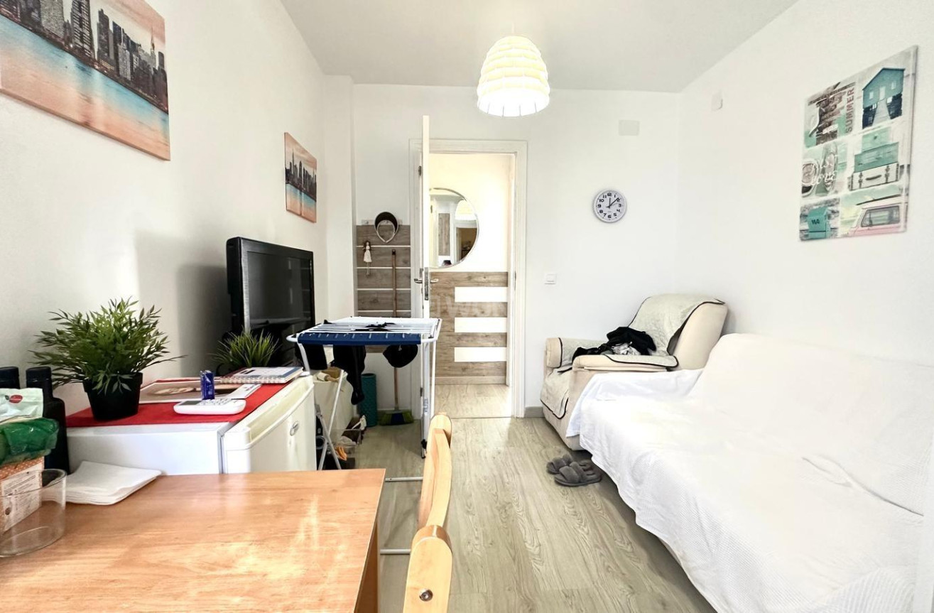 Reventa - Apartamento / piso - Torrevieja - Paseo Maritimo