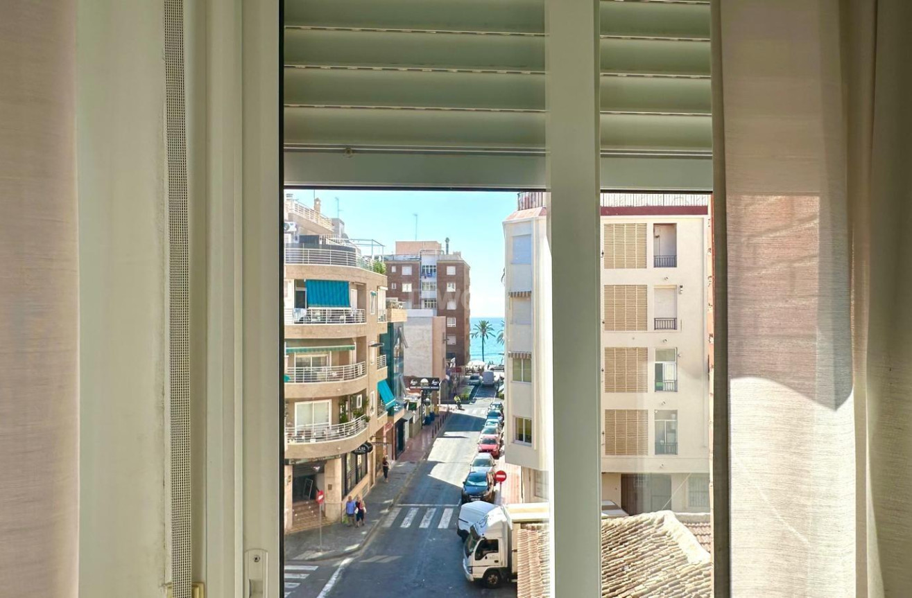 Reventa - Apartamento / piso - Torrevieja - Paseo Maritimo