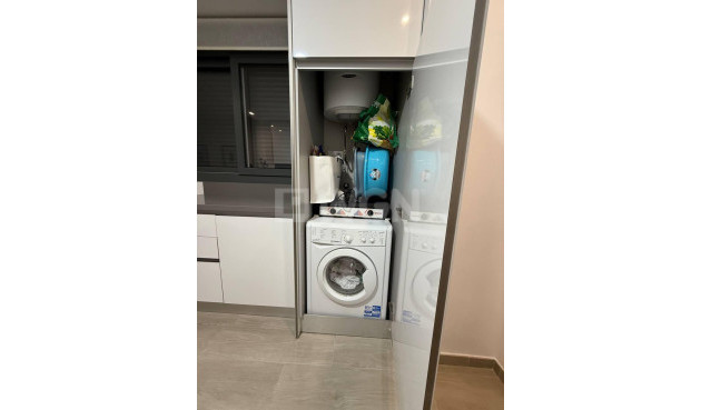 Odsprzedaż - Mieszkanie w bloku - Torrevieja - La Mata