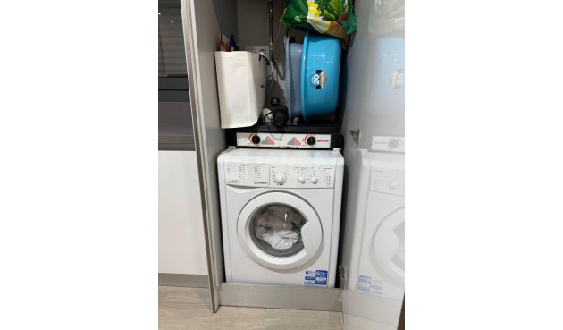 Odsprzedaż - Mieszkanie w bloku - Torrevieja - La Mata