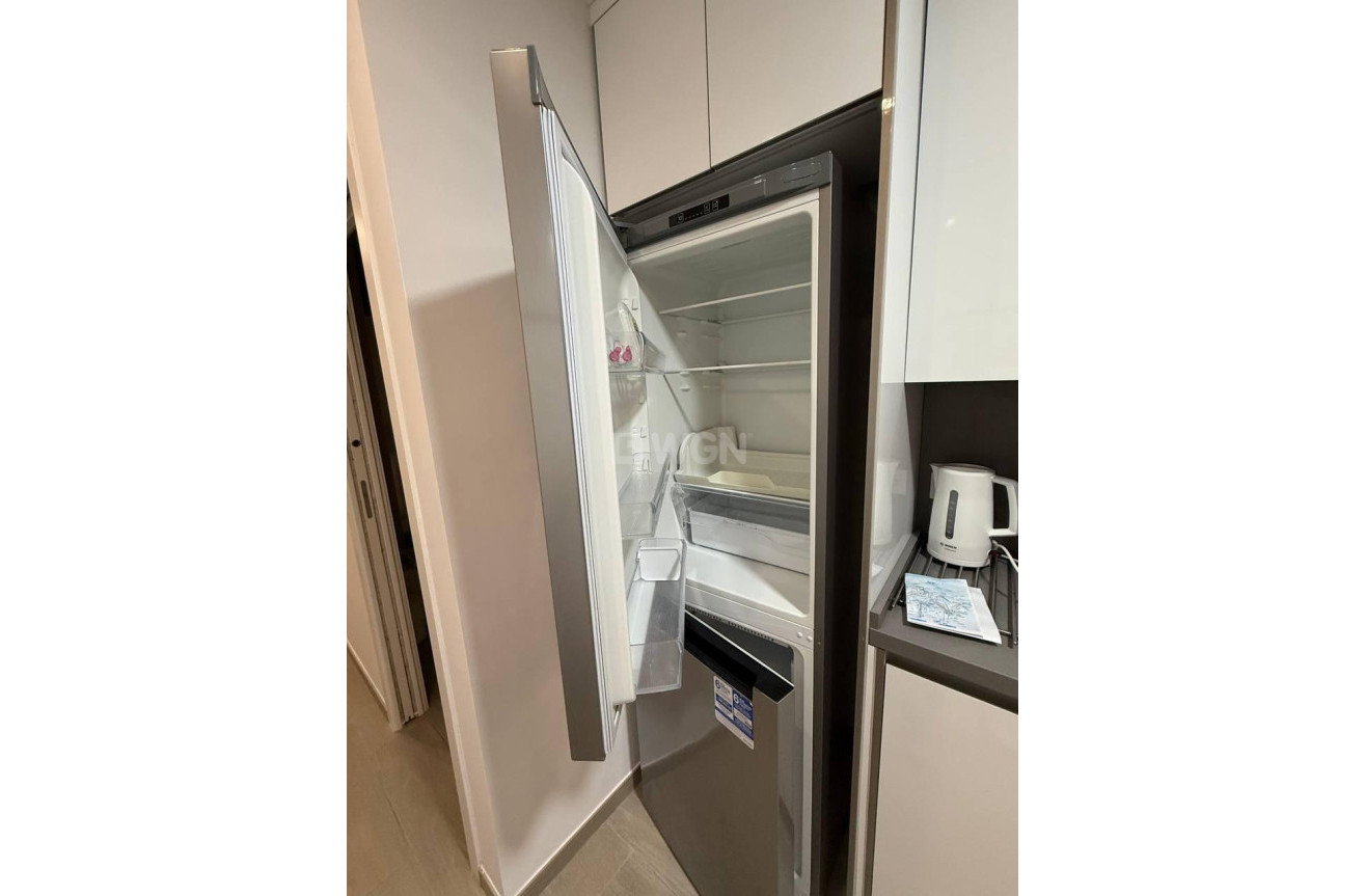 Odsprzedaż - Mieszkanie w bloku - Torrevieja - La Mata