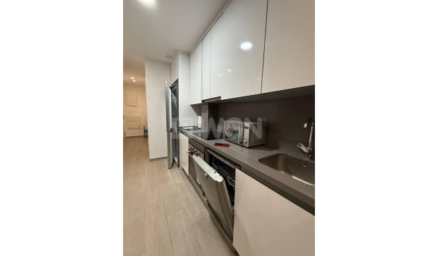 Odsprzedaż - Mieszkanie w bloku - Torrevieja - La Mata