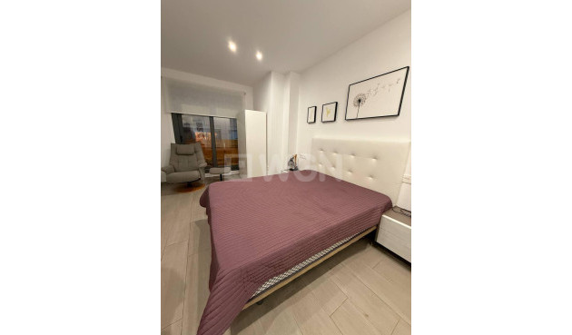 Odsprzedaż - Mieszkanie w bloku - Torrevieja - La Mata