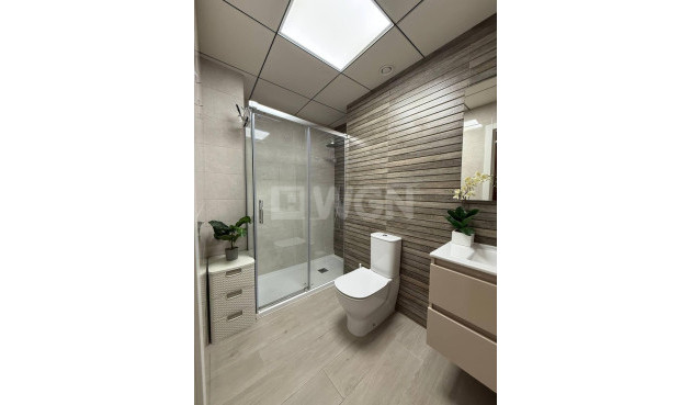 Odsprzedaż - Mieszkanie w bloku - Torrevieja - La Mata