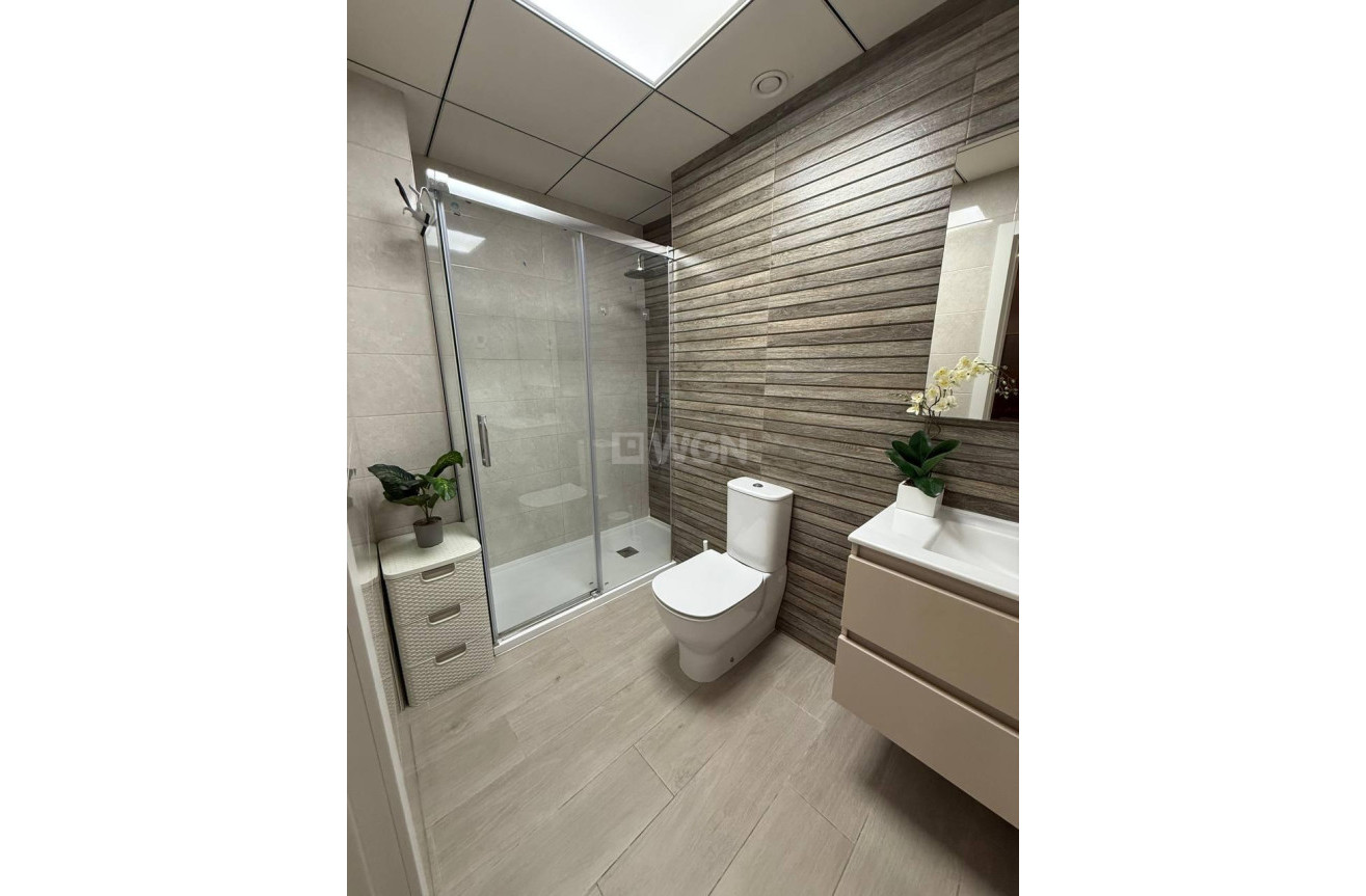 Odsprzedaż - Mieszkanie w bloku - Torrevieja - La Mata