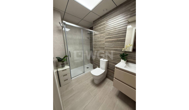 Odsprzedaż - Mieszkanie w bloku - Torrevieja - La Mata