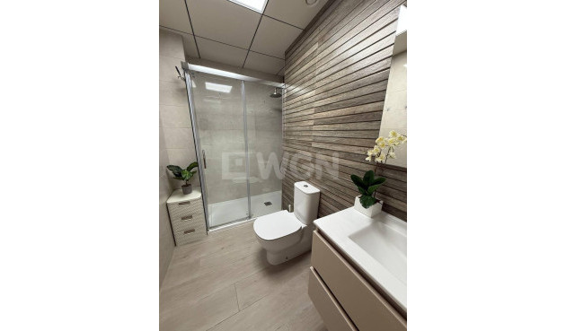 Odsprzedaż - Mieszkanie w bloku - Torrevieja - La Mata