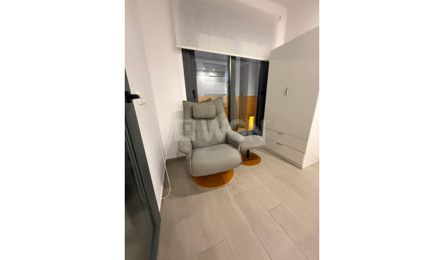 Odsprzedaż - Mieszkanie w bloku - Torrevieja - La Mata