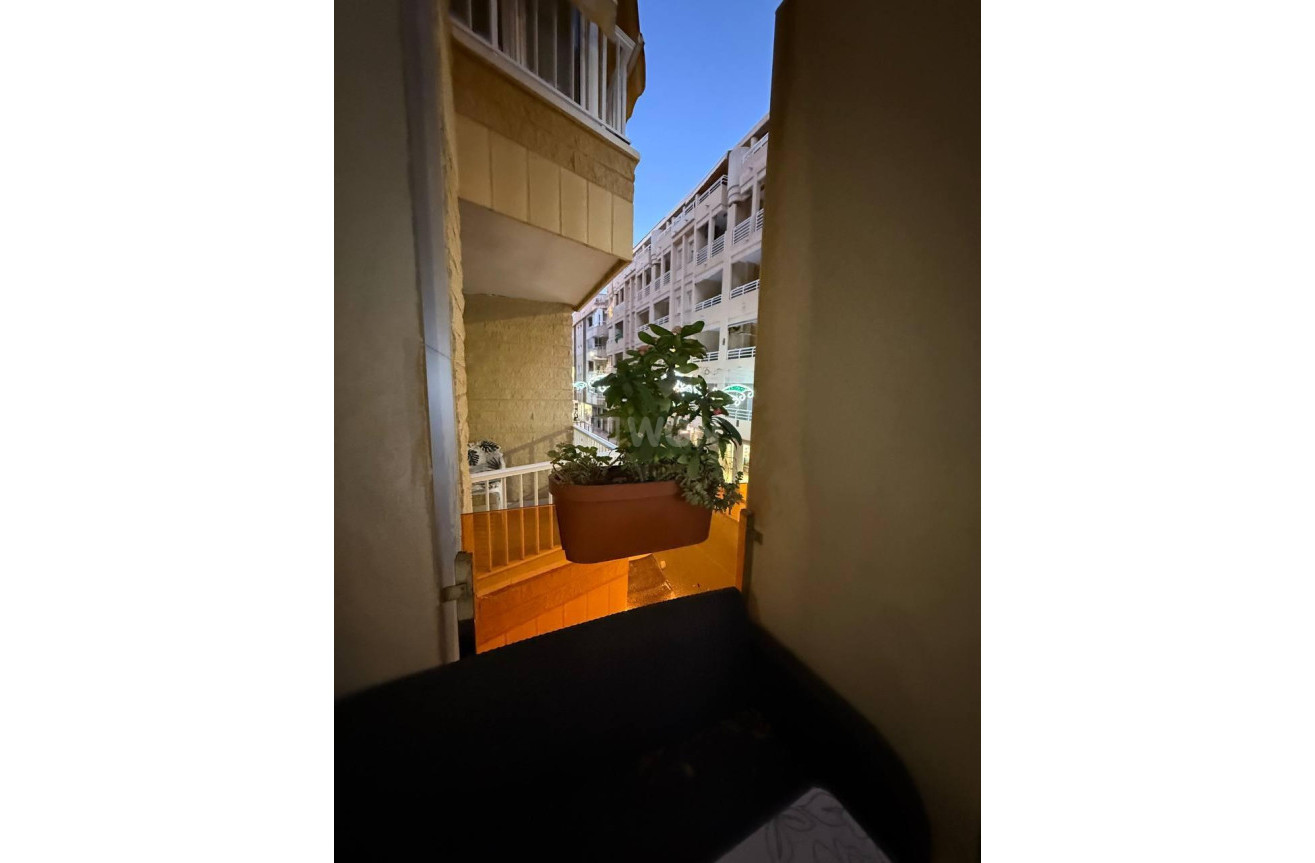 Odsprzedaż - Mieszkanie w bloku - Torrevieja - La Mata