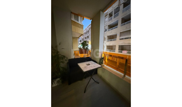 Odsprzedaż - Mieszkanie w bloku - Torrevieja - La Mata