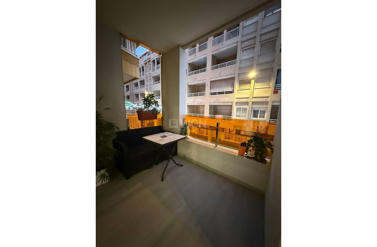 Odsprzedaż - Mieszkanie w bloku - Torrevieja - La Mata