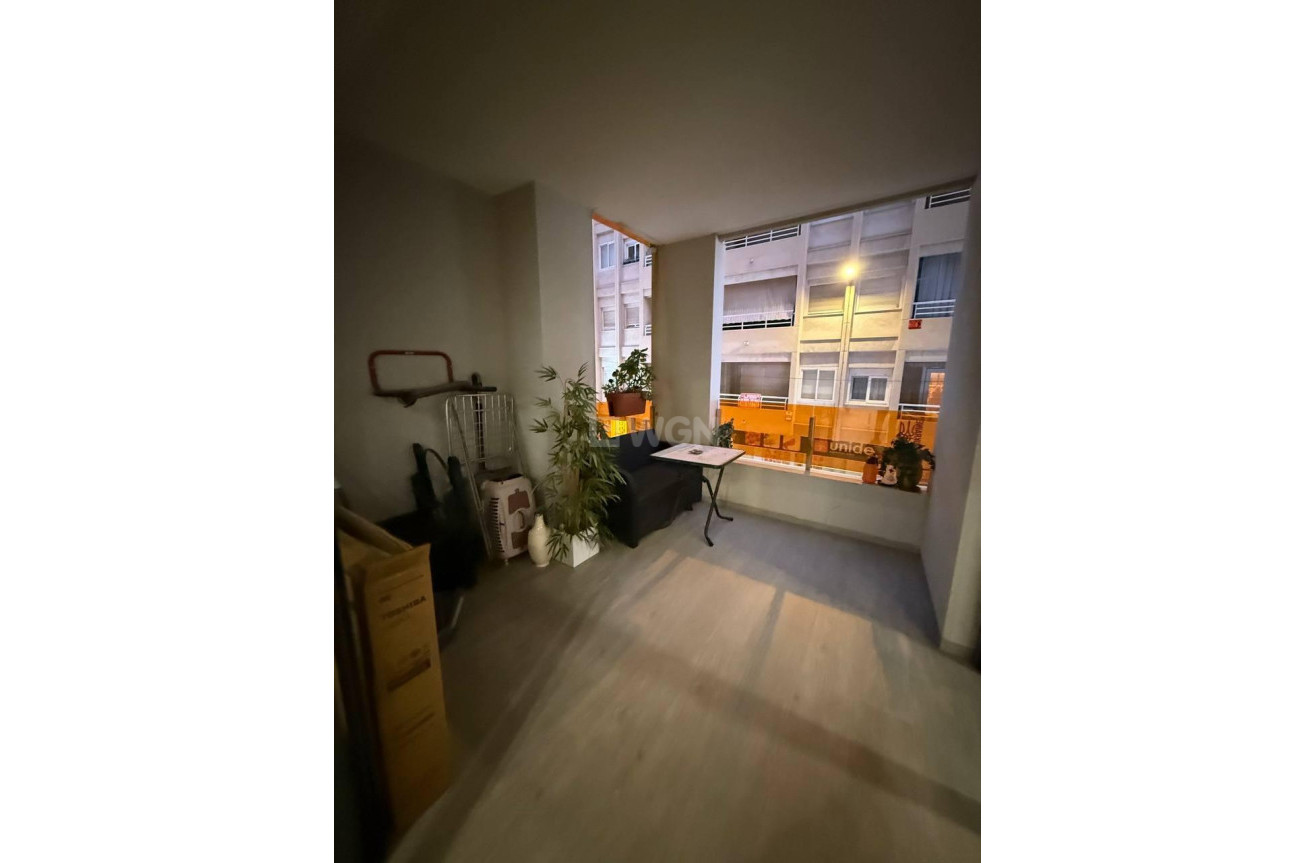 Odsprzedaż - Mieszkanie w bloku - Torrevieja - La Mata