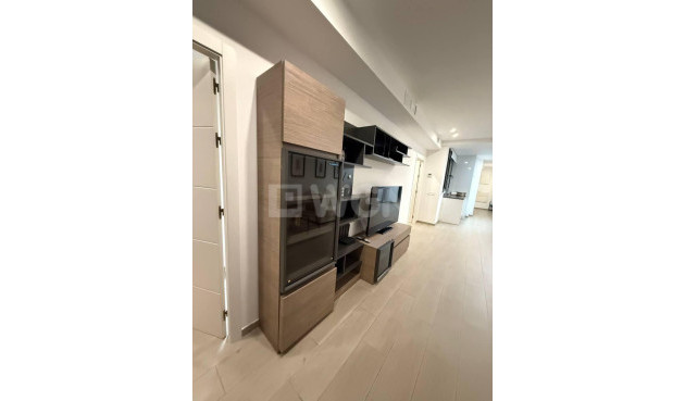 Odsprzedaż - Mieszkanie w bloku - Torrevieja - La Mata