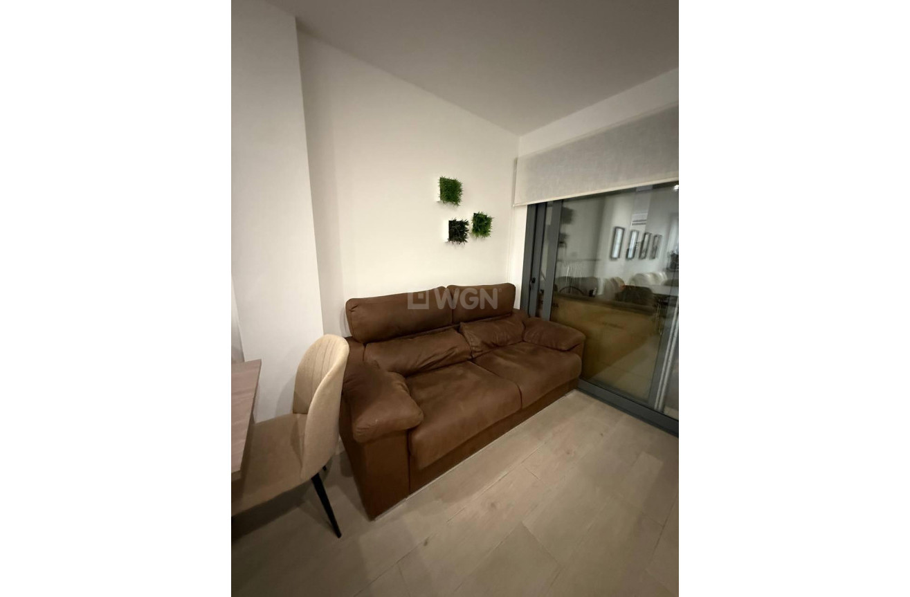 Odsprzedaż - Mieszkanie w bloku - Torrevieja - La Mata