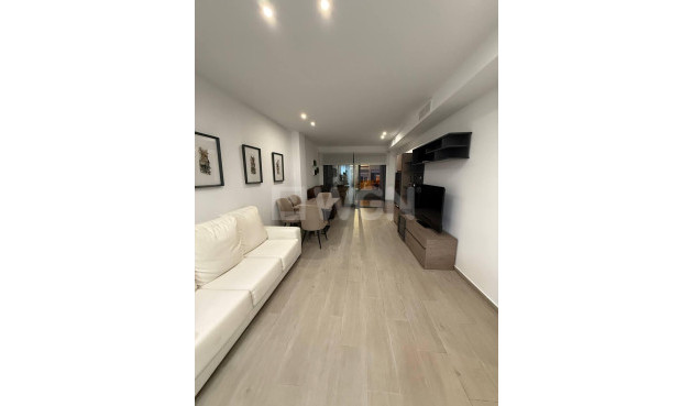 Odsprzedaż - Mieszkanie w bloku - Torrevieja - La Mata