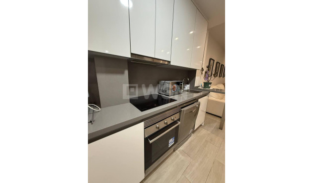 Odsprzedaż - Mieszkanie w bloku - Torrevieja - La Mata