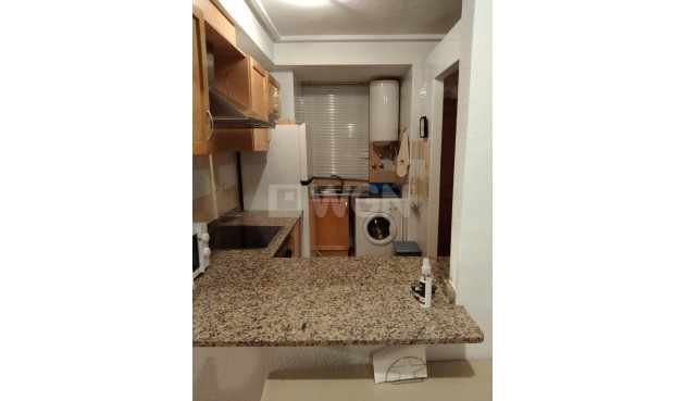 Odsprzedaż - Mieszkanie w bloku - Torrevieja - Parque Acuático - Sector 25