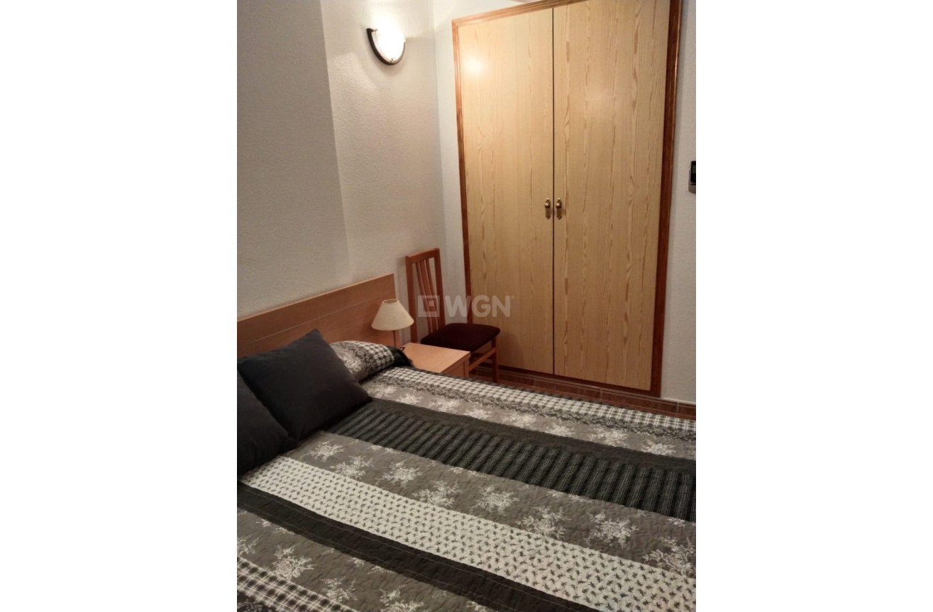 Odsprzedaż - Mieszkanie w bloku - Torrevieja - Parque Acuático - Sector 25