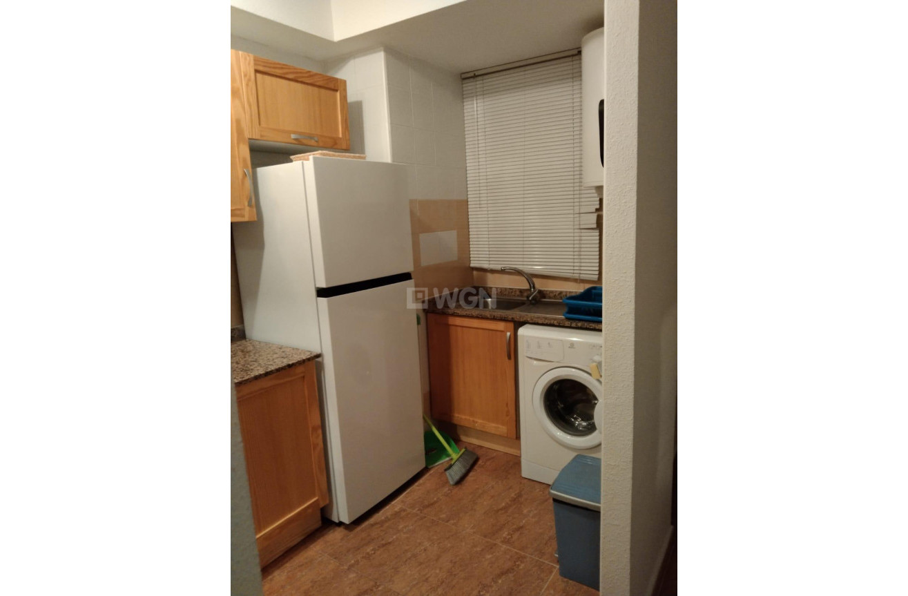 Odsprzedaż - Mieszkanie w bloku - Torrevieja - Parque Acuático - Sector 25