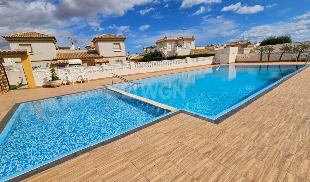 Odsprzedaż - Villa - Orihuela Costa - Los Altos