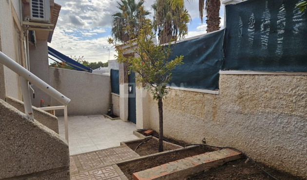 Odsprzedaż - Villa - Orihuela Costa - Los Altos