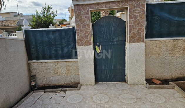 Odsprzedaż - Villa - Orihuela Costa - Los Altos