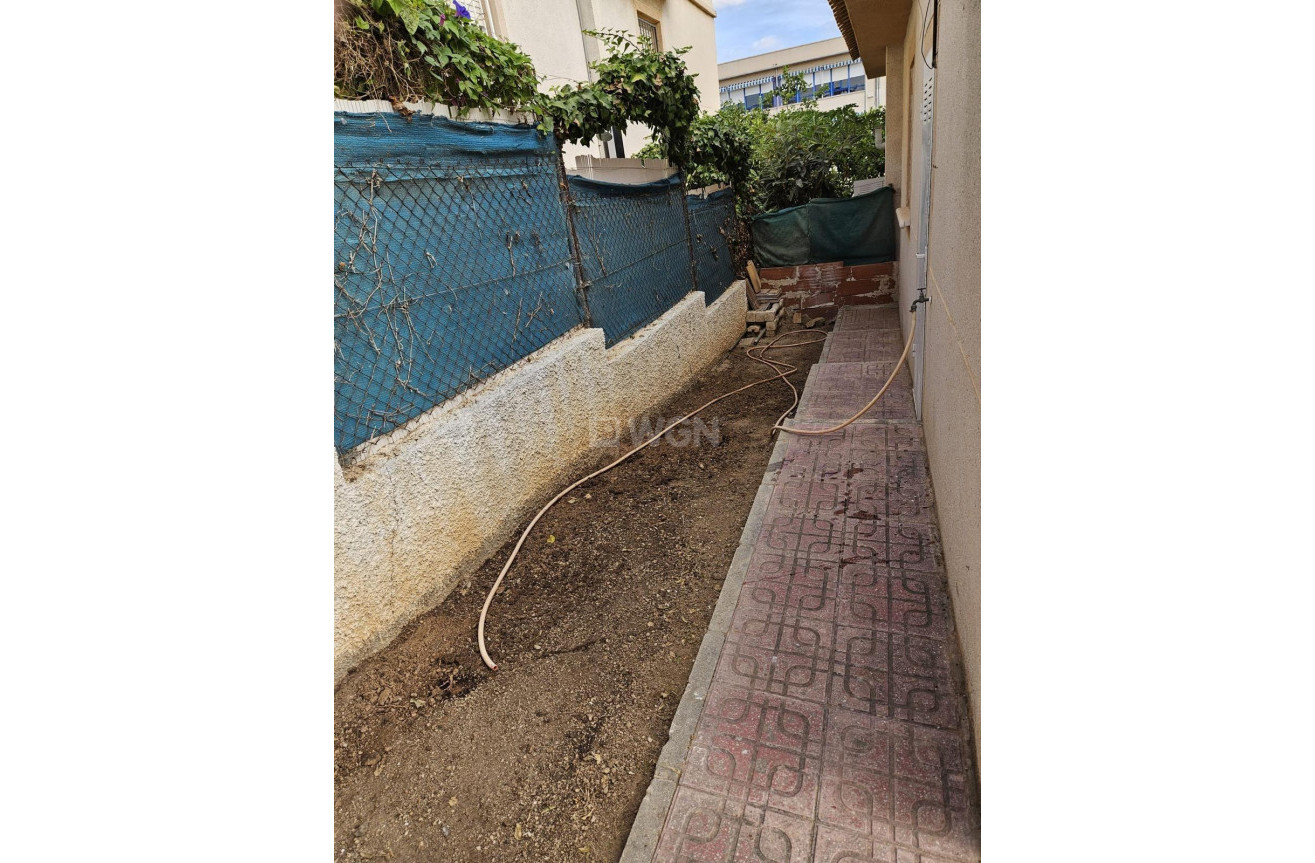 Odsprzedaż - Villa - Orihuela Costa - Los Altos