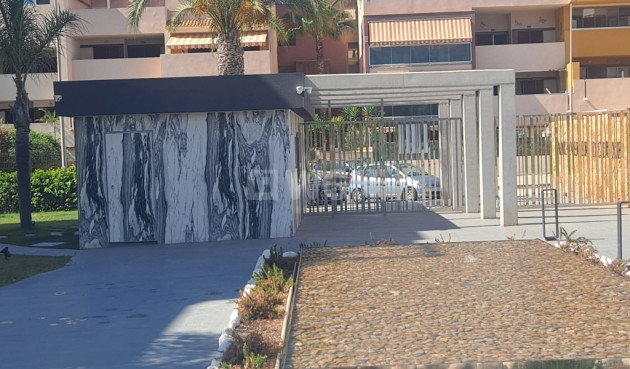 Resale - Apartment / flat - Playa Flamenca - Costa Blanca
