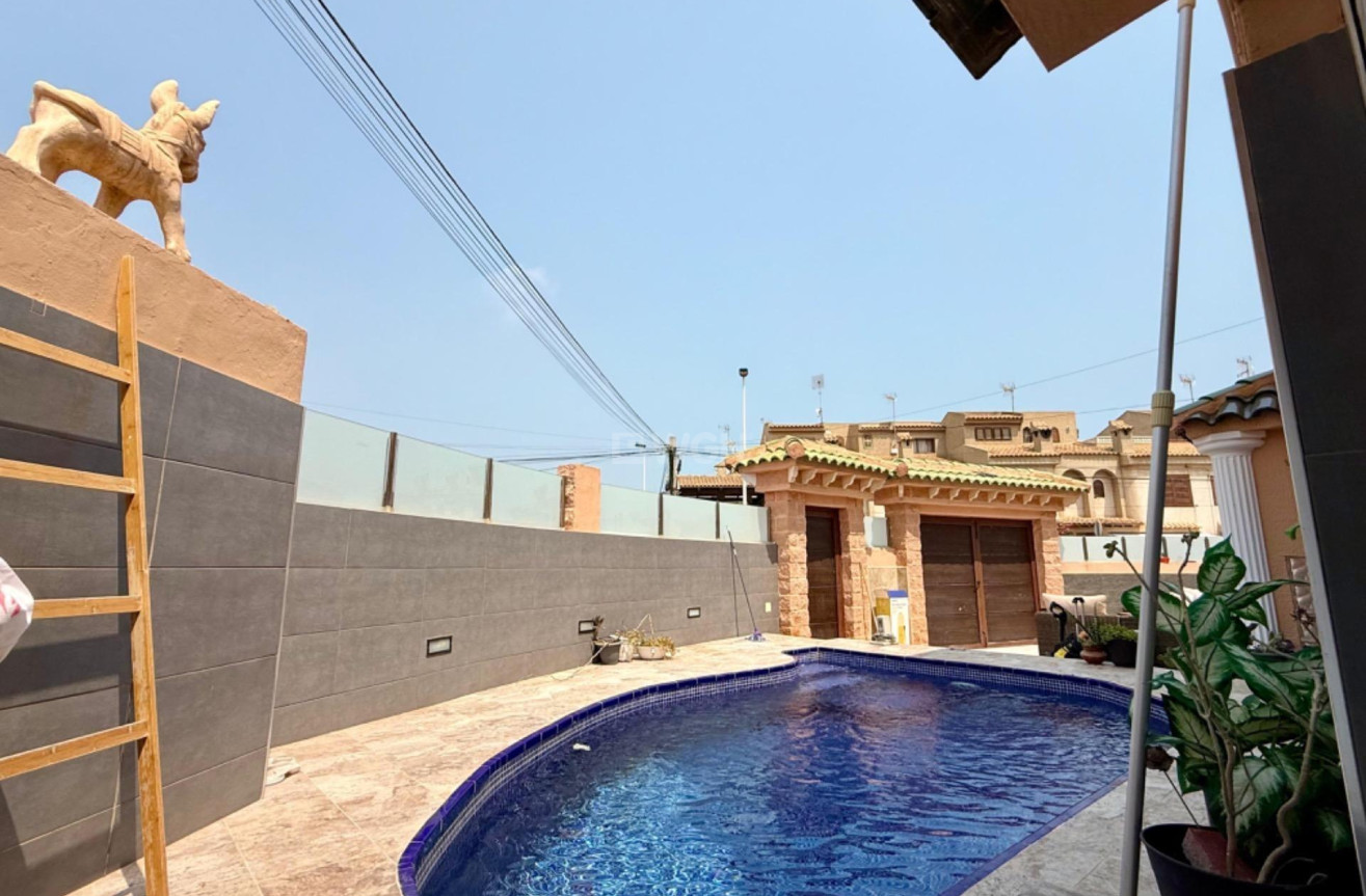 Resale - Villa - Torrevieja - Los Frutales