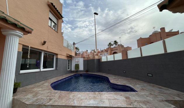 Resale - Villa - Torrevieja - Los Frutales